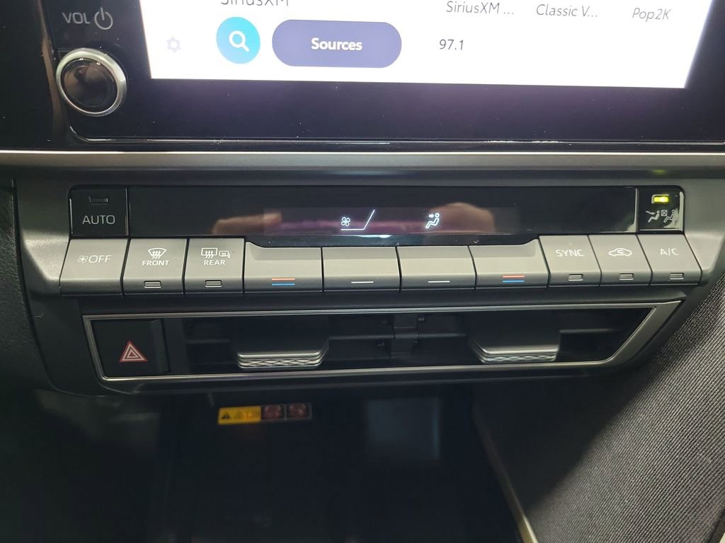 Used 2025 Toyota Camry LE FWD image 41