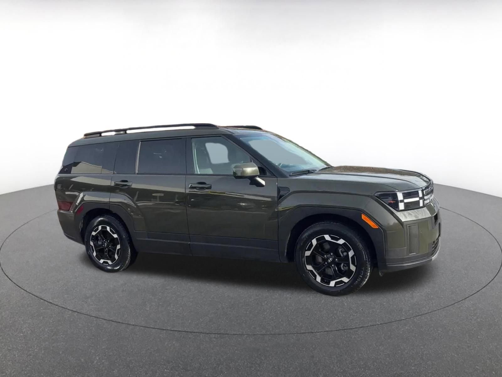 Used 2025 Hyundai Santa Fe SEL image 2