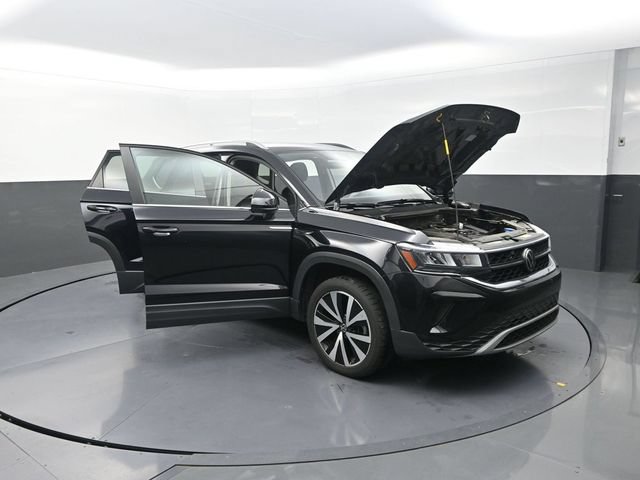 Used 2024 Volkswagen Taos SE FWD image 38