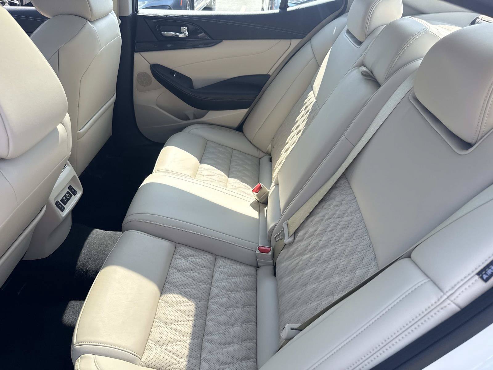 Used 2023 Nissan Maxima Platinum w/ Sport Mat Group FWD image 15