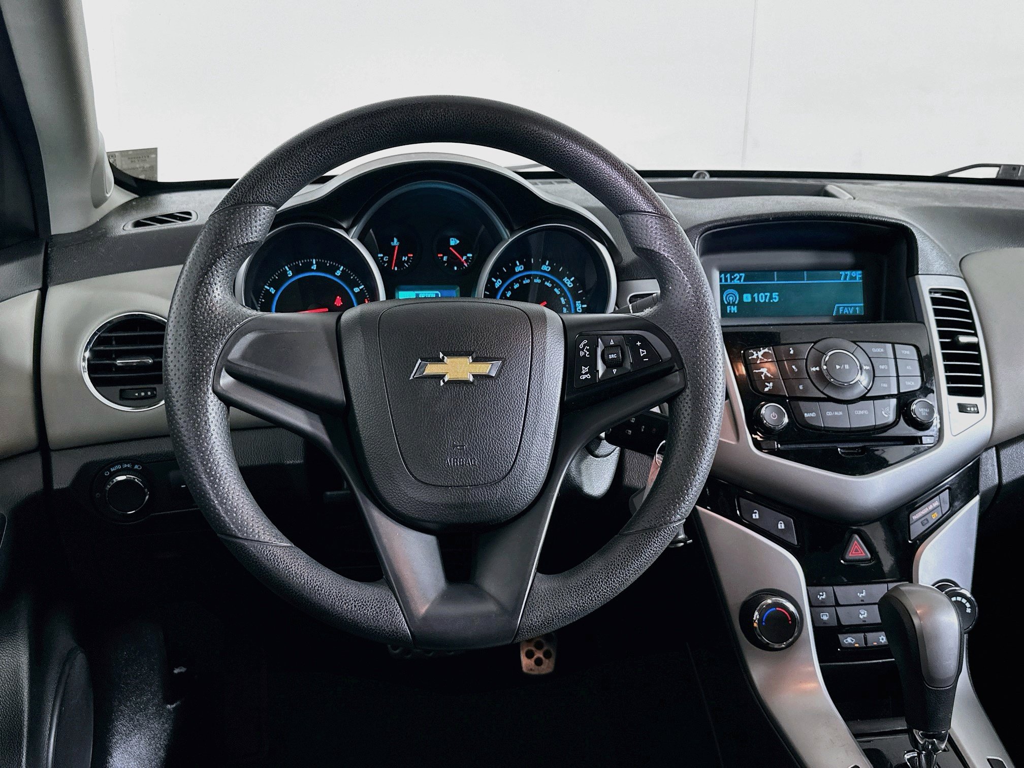 Used 2014 Chevrolet Cruze LS FWD image 17