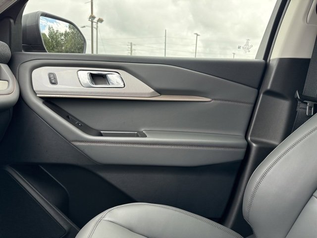 New 2025 Ford Explorer Active w/ Active Comfort Package image 39