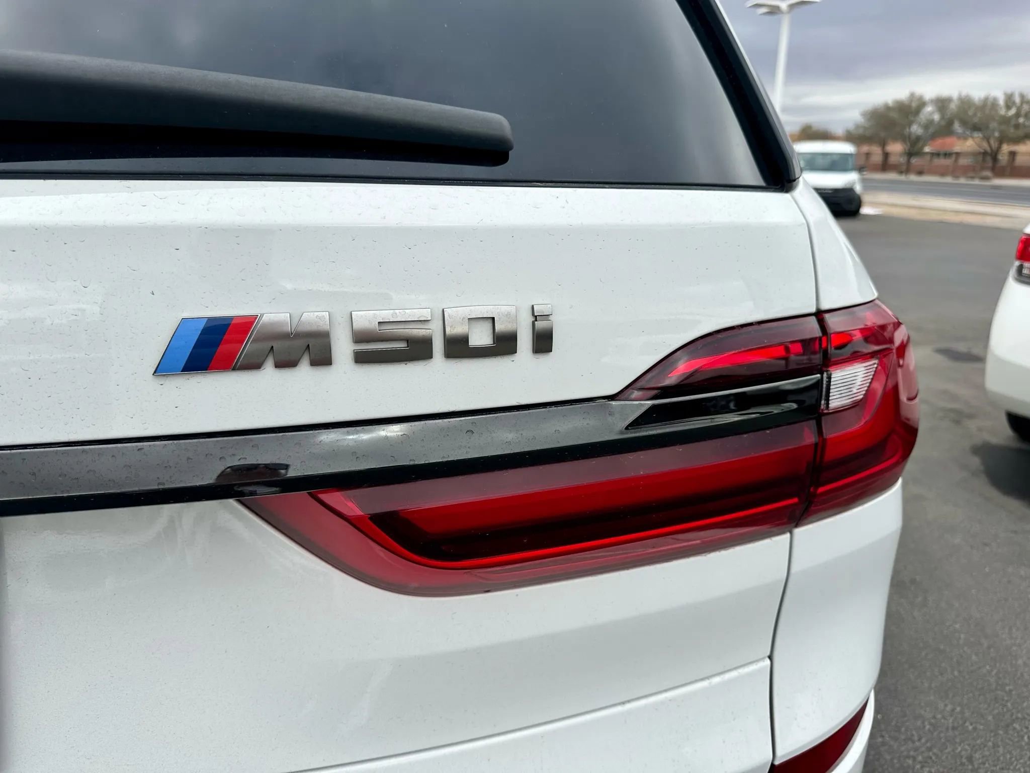 Used 2021 BMW X7 M50i w/ Dynamic Handling Package image 4