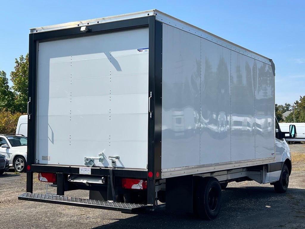 Used 2024 Mercedes-Benz Sprinter 4500 image 9