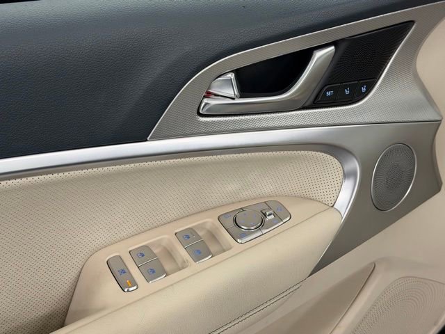 Used 2026 Genesis G70 2.5T Prestige image 11