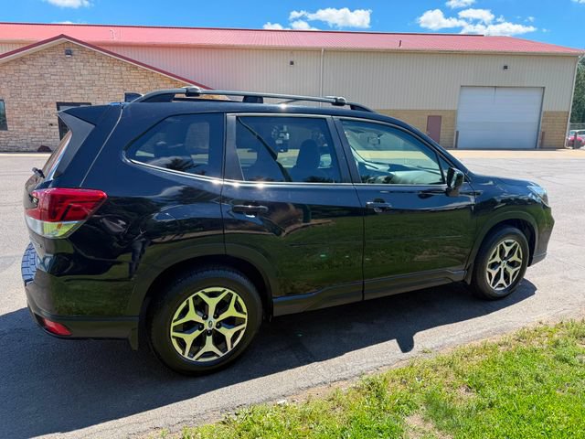 Used 2019 Subaru Forester Premium AWD/4WD image 4