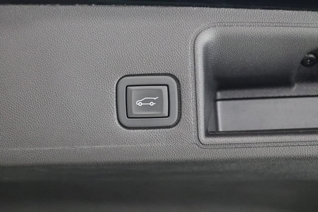Used 2024 GMC Terrain SLT AWD/4WD image 35