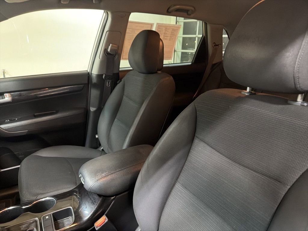 Used 2015 Kia Sorento LX image 18