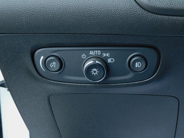 Used 2020 Buick Encore GX Select image 33