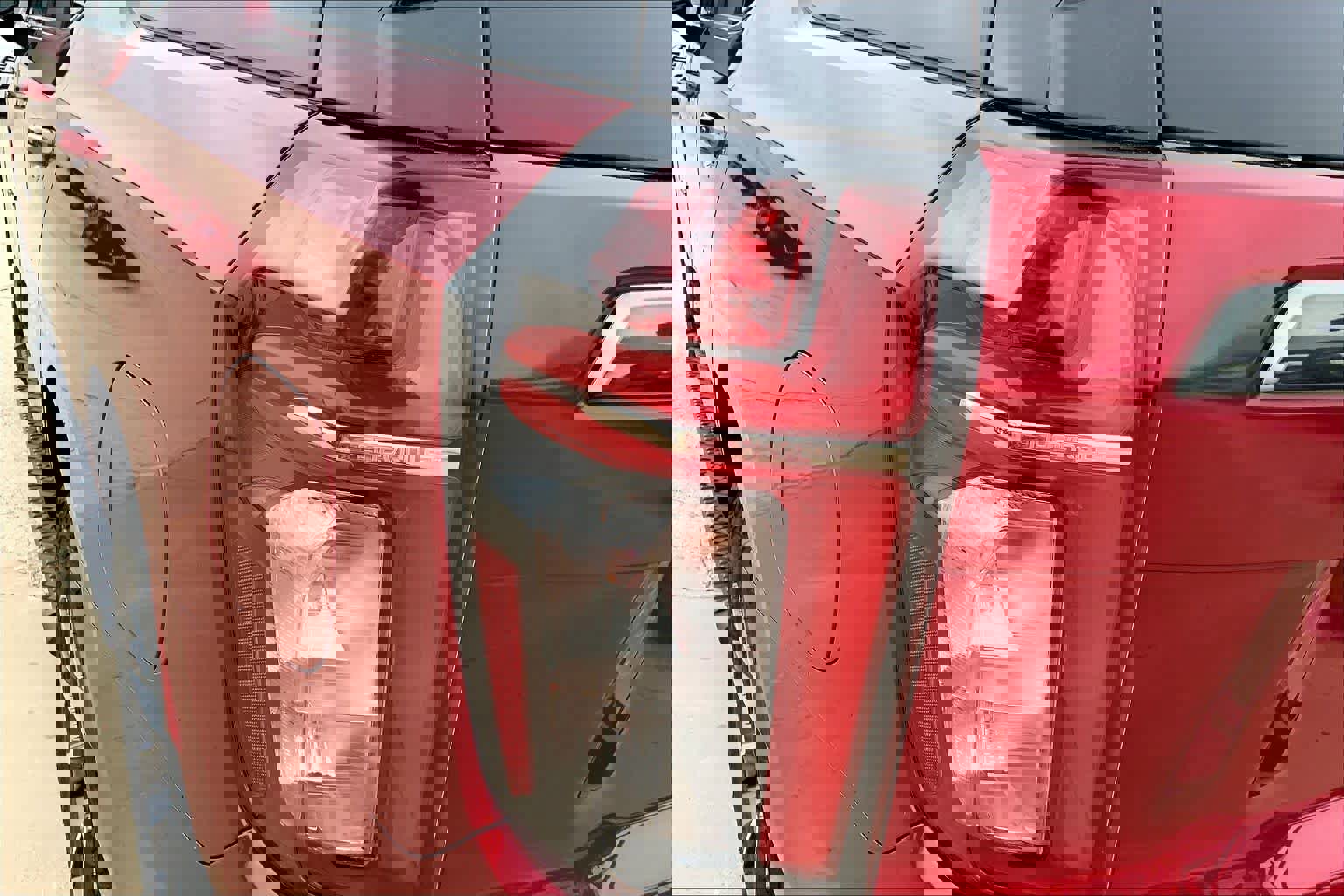 Used 2021 Chevrolet Tahoe Z71 w/ Luxury Package AWD/4WD image 28