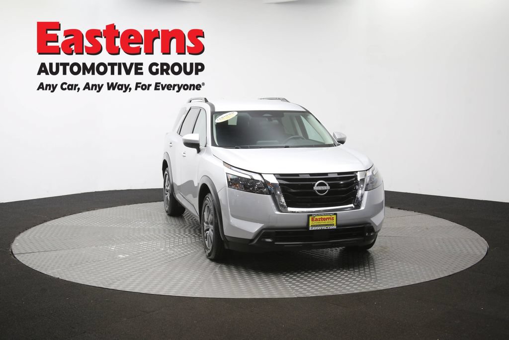 Used 2025 Nissan Pathfinder SV FWD image 57
