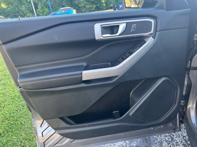 Used 2024 Ford Explorer XLT w/ Equipment Group 202A AWD/4WD image 9