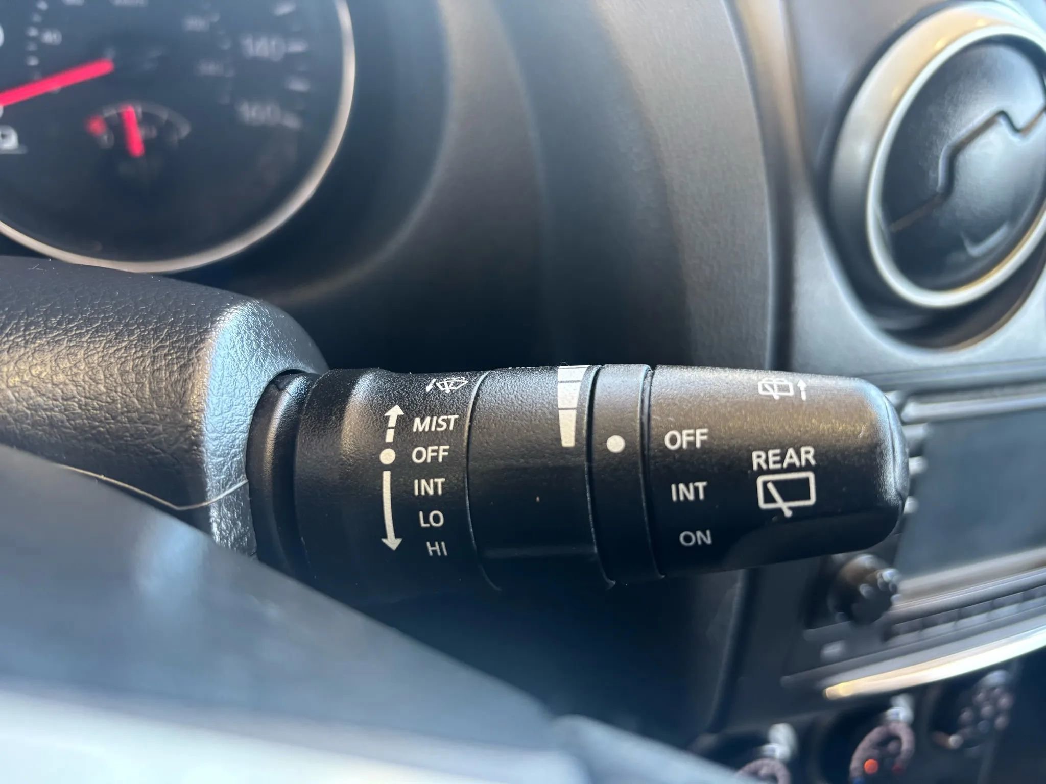 Used 2012 Nissan Rogue SV w/ Premium Pkg image 14