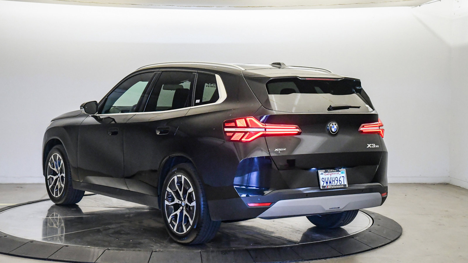 Used 2026 BMW X3 xDrive30i w/ Premium Package AWD/4WD image 2