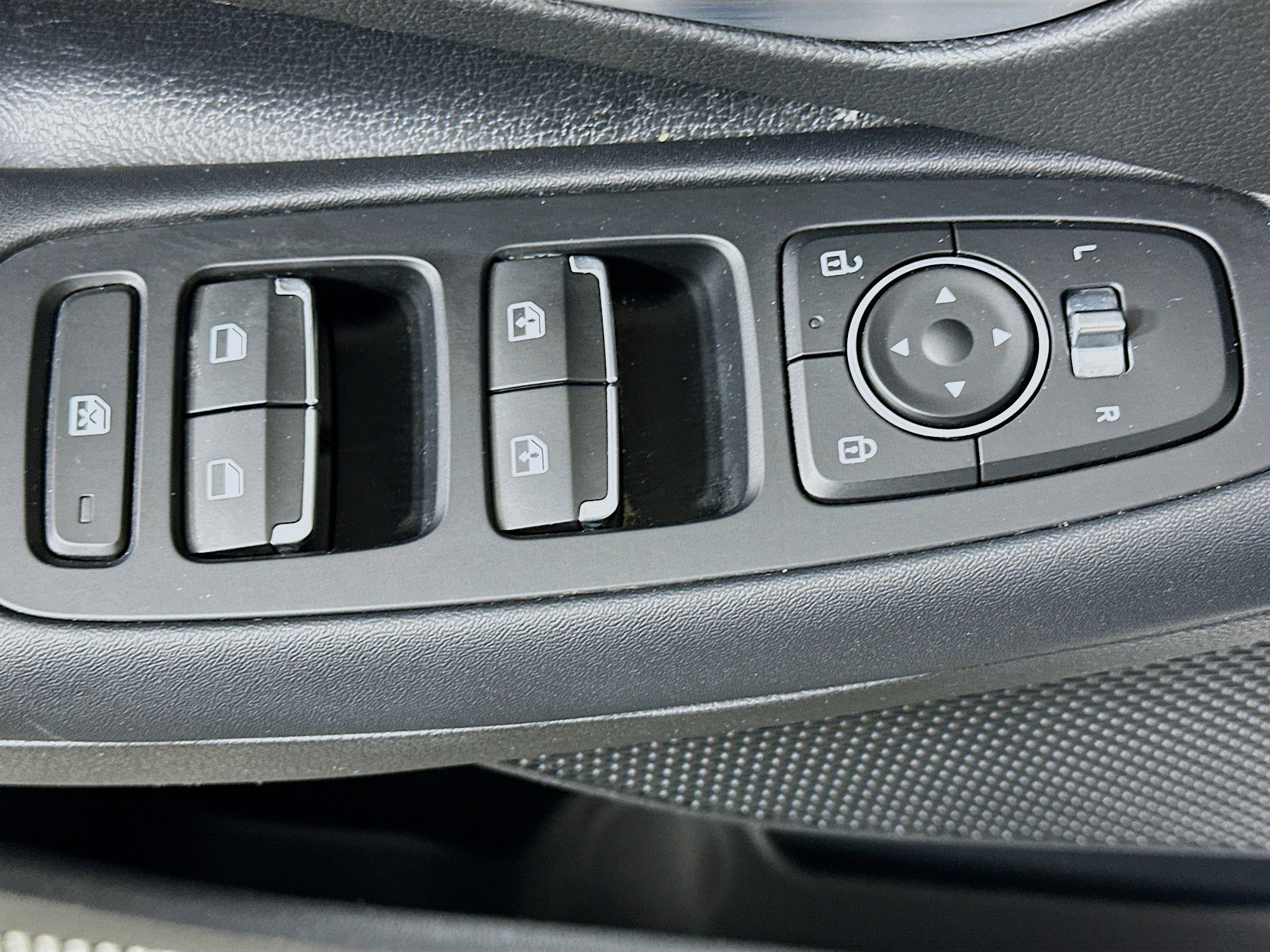 Used 2025 Hyundai Sonata SEL FWD image 15