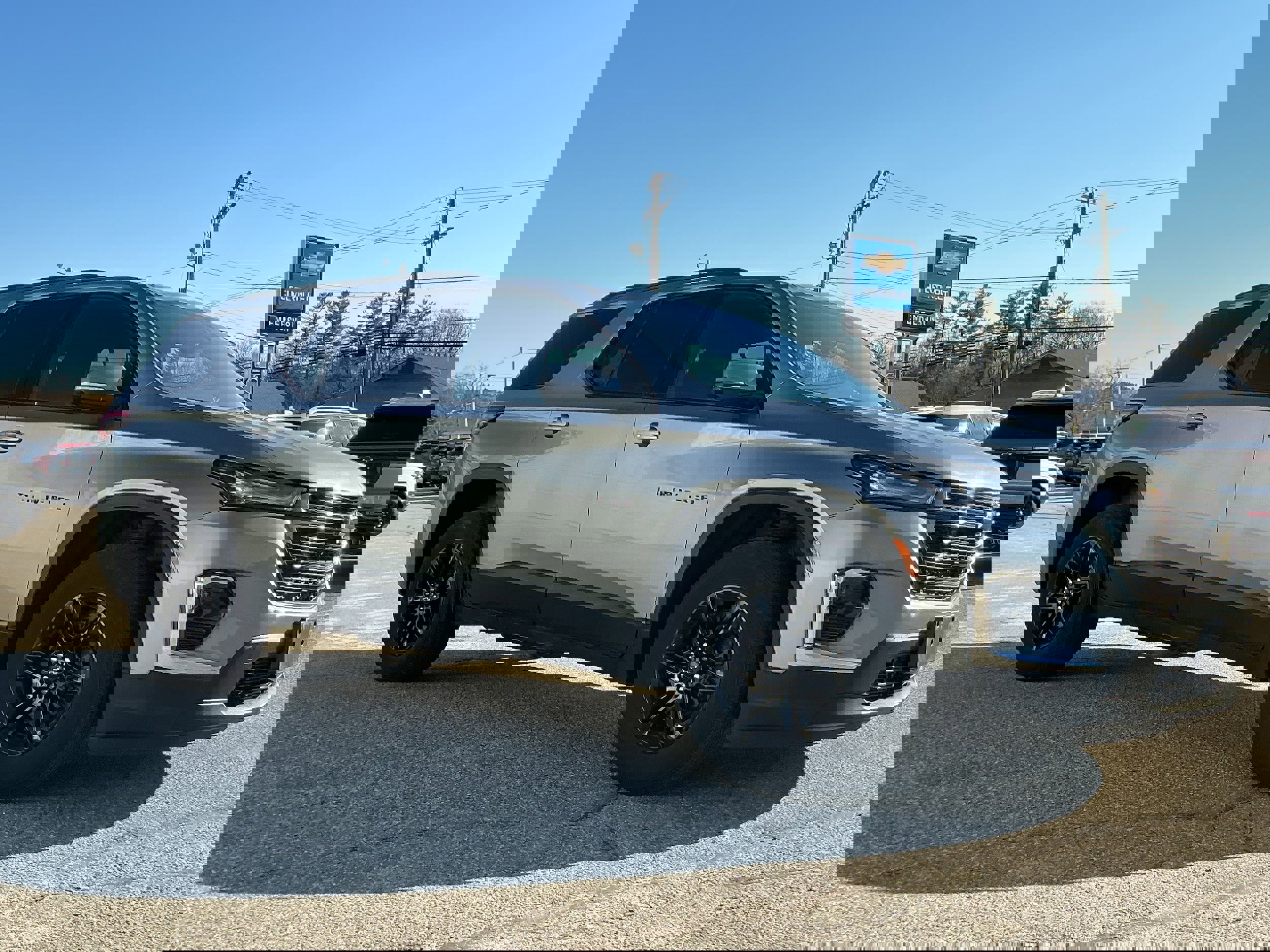 Certified 2023 Chevrolet Traverse LT w/ Midnight/Sport Edition AWD/4WD image 2