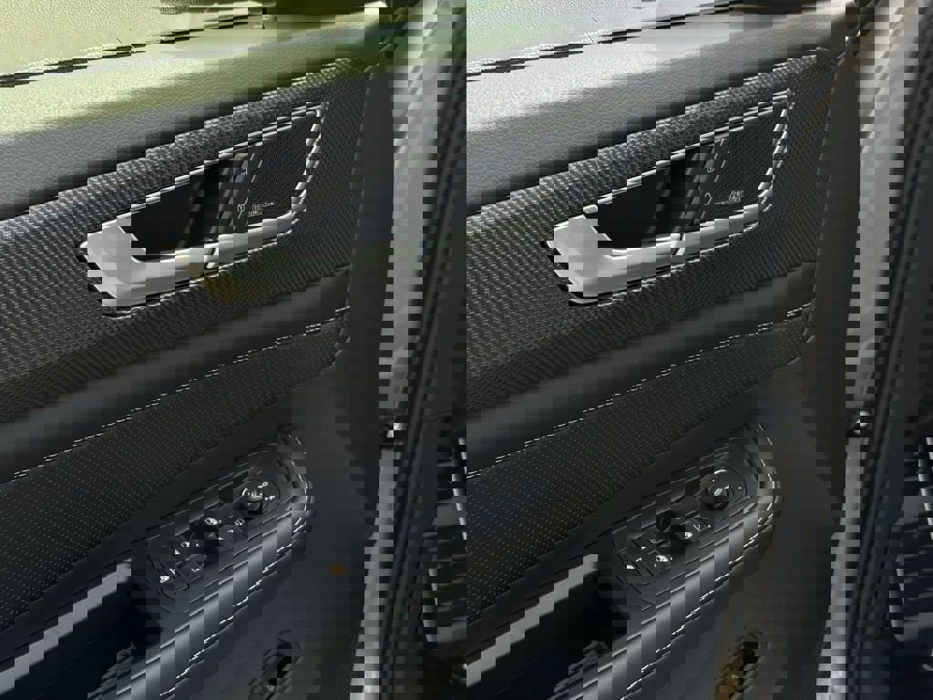 New 2026 Volkswagen Atlas Cross Sport SEL Premium R-Line image 18