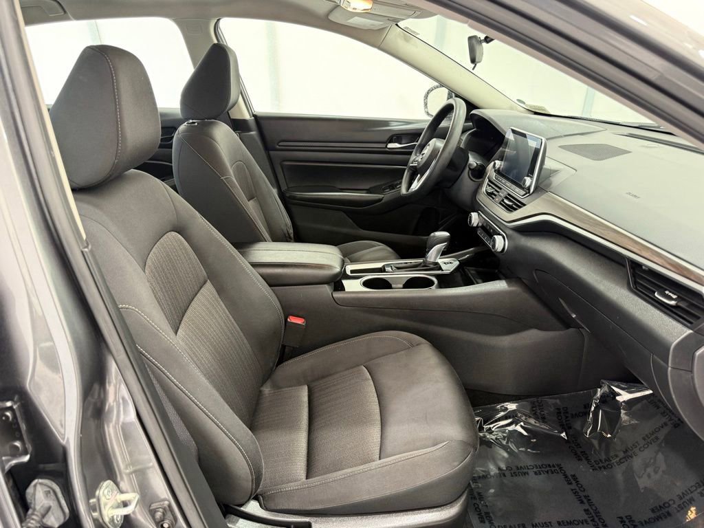 Used 2024 Nissan Altima 2.5 SV FWD image 19