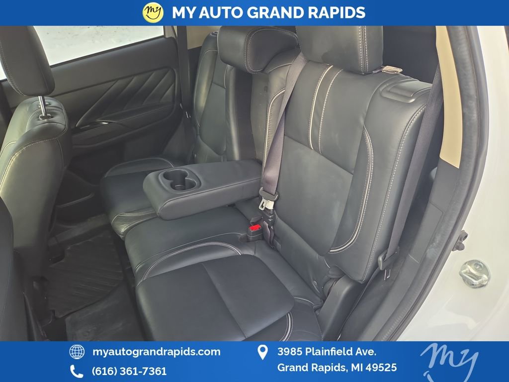 Used 2018 Mitsubishi Outlander SEL image 28