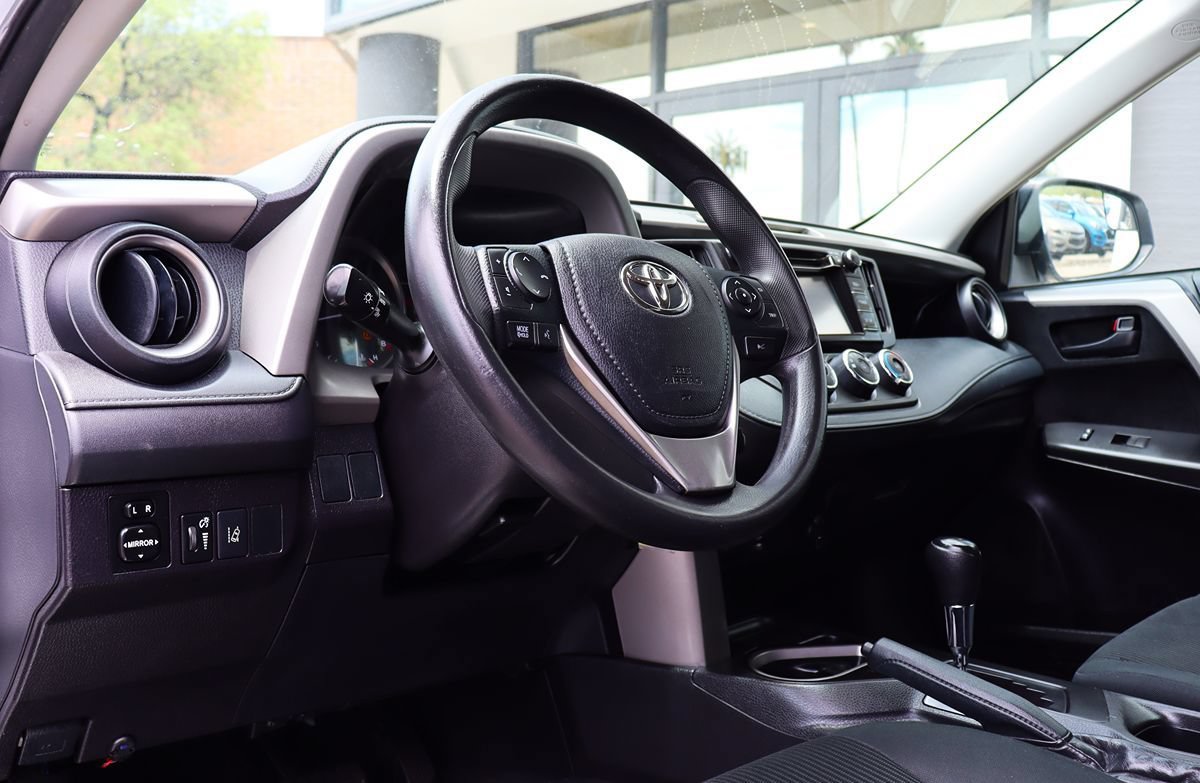 Used 2018 Toyota RAV4 LE w/ All Weather Liner Package FWD image 39