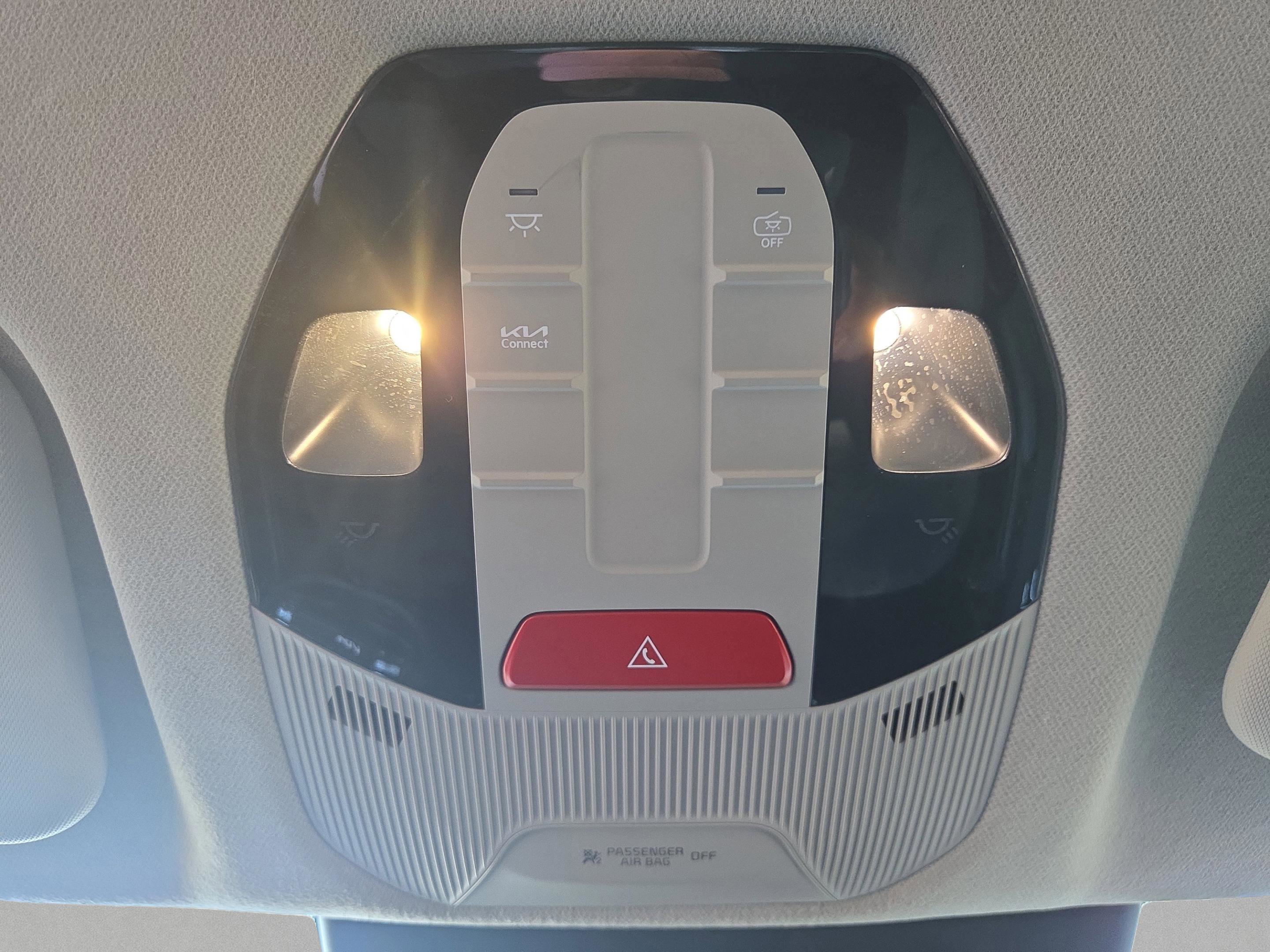 Used 2025 Kia K4 LXS image 12