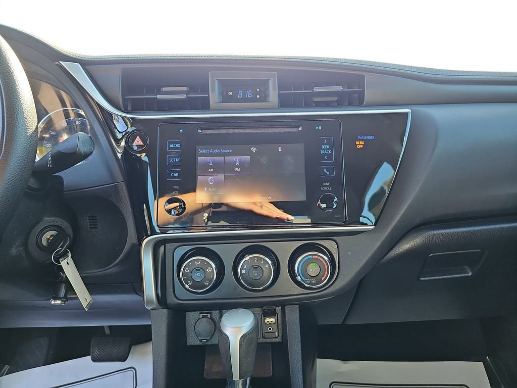 Used 2019 Toyota Corolla L image 24