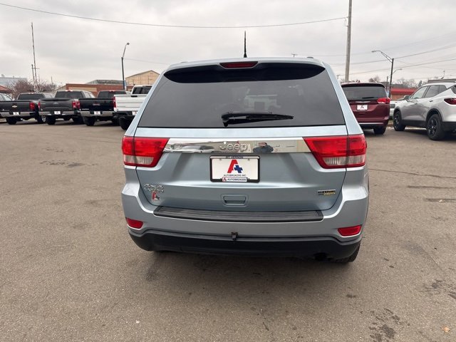 Used 2012 Jeep Grand Cherokee Laredo w/ Laredo E Group image 4