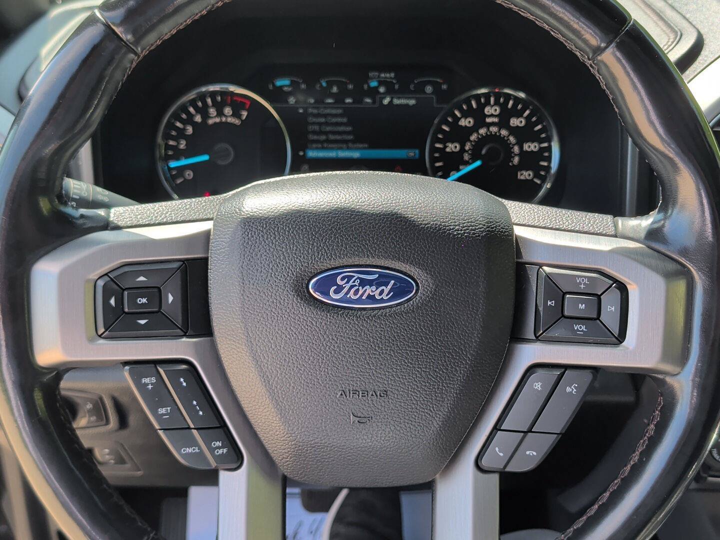 Used 2019 Ford F150 Platinum w/ Equipment Group 701A Luxury AWD/4WD image 17