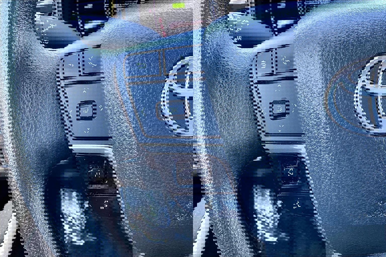 Used 2025 Toyota Camry LE FWD image 17