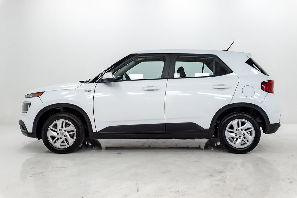 Used 2023 Hyundai Venue SE FWD image 23