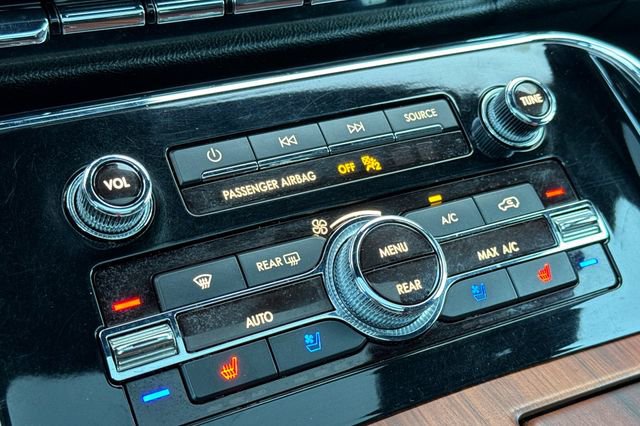 Used 2020 Lincoln Navigator L Reserve w/ Equipment Group 208A Reserve image 32