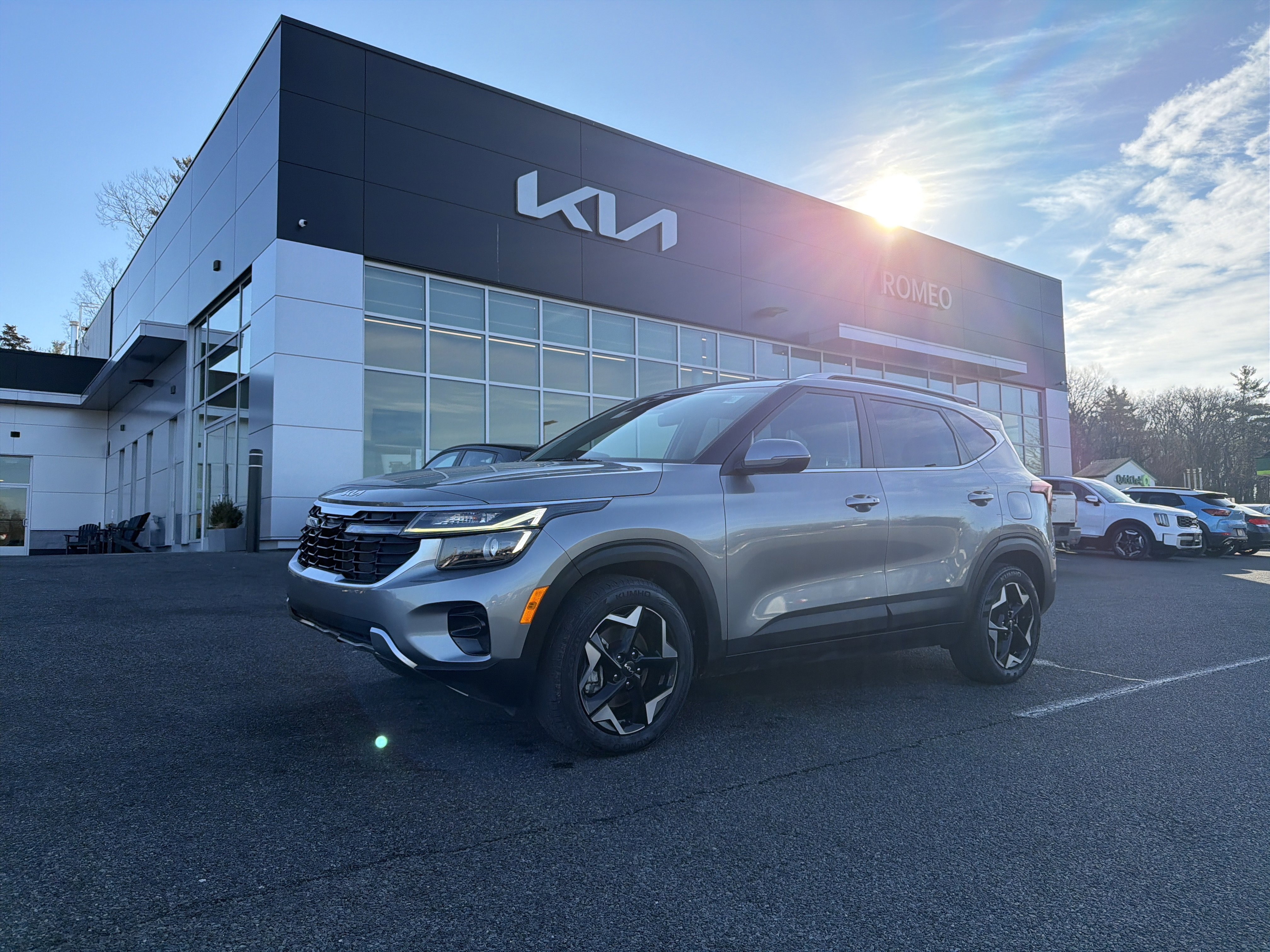 Used 2024 Kia Seltos EX image 1