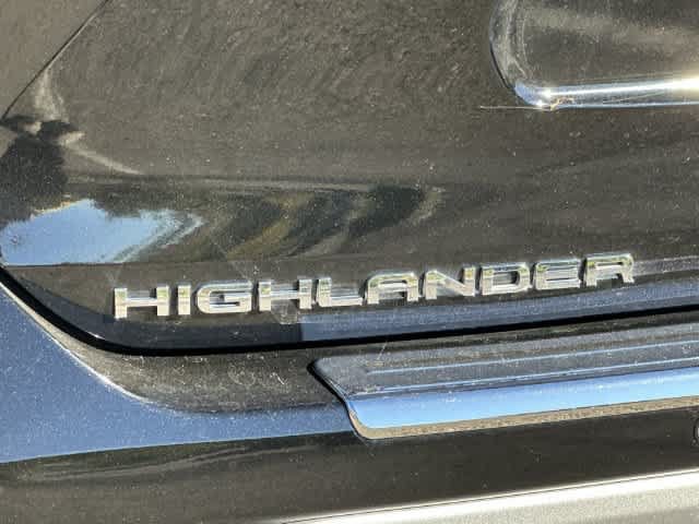 Used 2025 Toyota Highlander Platinum AWD/4WD image 18