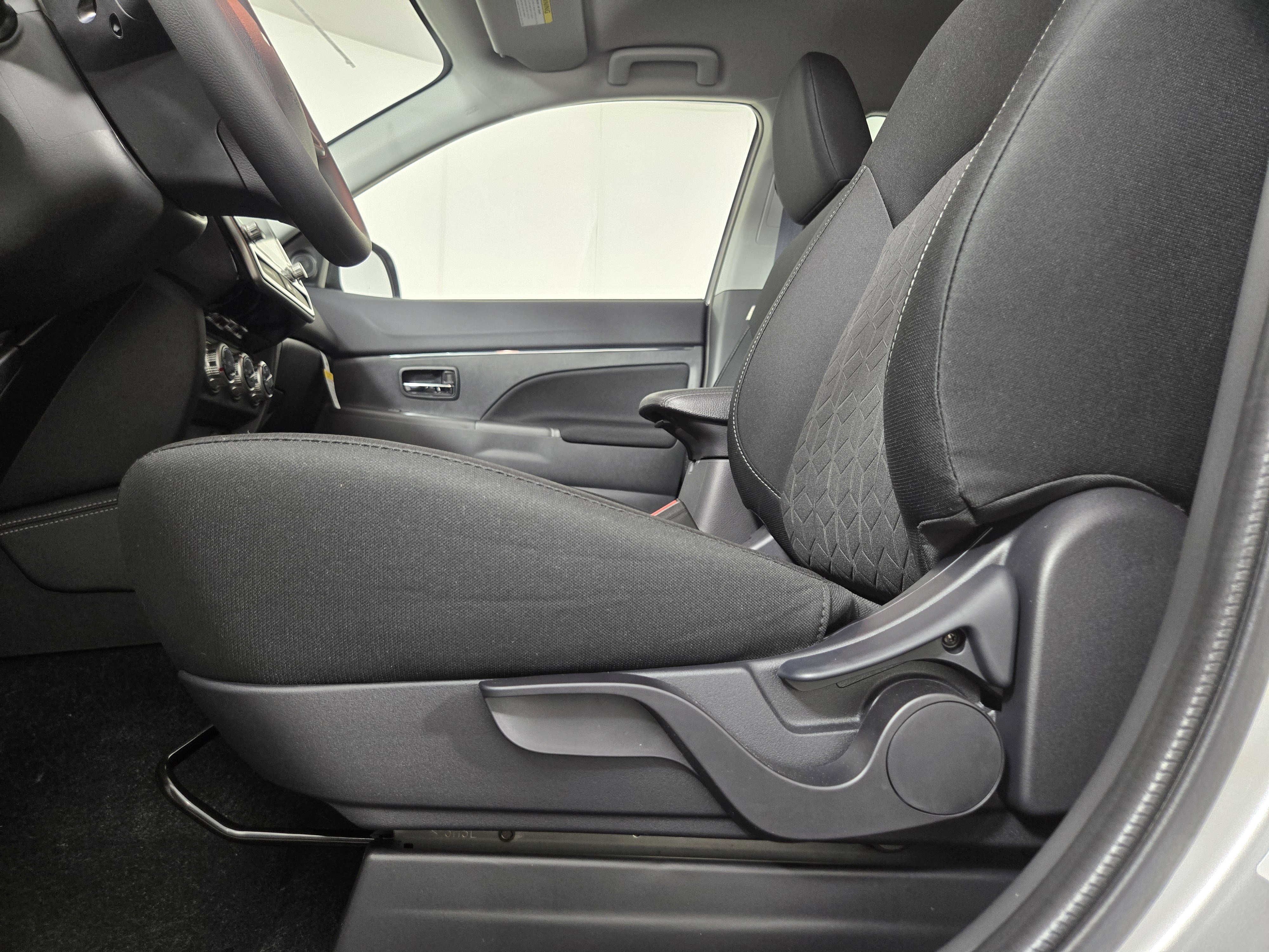New 2026 Mitsubishi Outlander Sport ES AWD/4WD image 27
