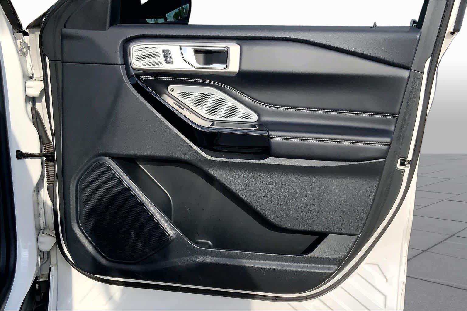 Used 2022 Ford Explorer ST w/ Equipment Group 401A AWD/4WD image 21