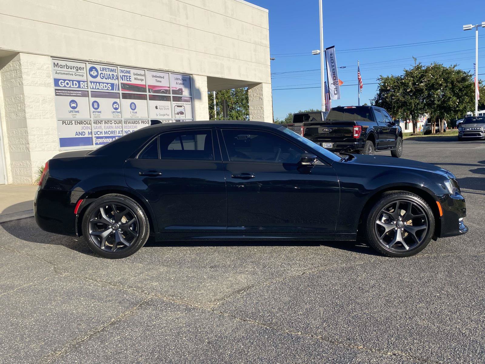 Used 2022 Chrysler 300 Touring L w/ Comfort Group RWD image 10