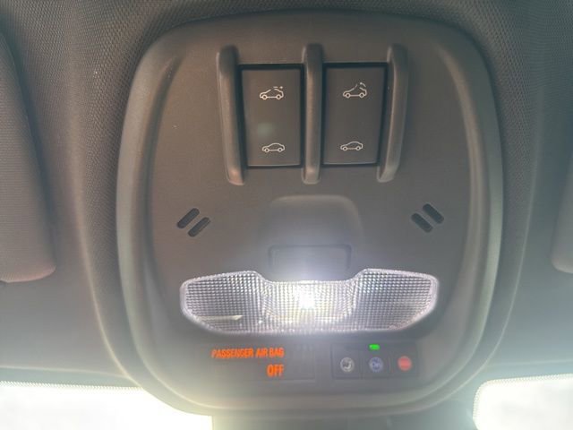 Used 2024 Chevrolet Trax RS w/ Sunroof Package image 35