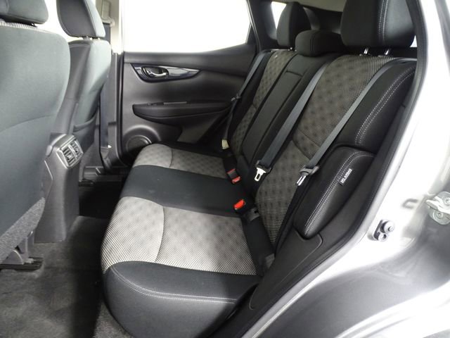 Used 2020 Nissan Rogue Sport SV image 11