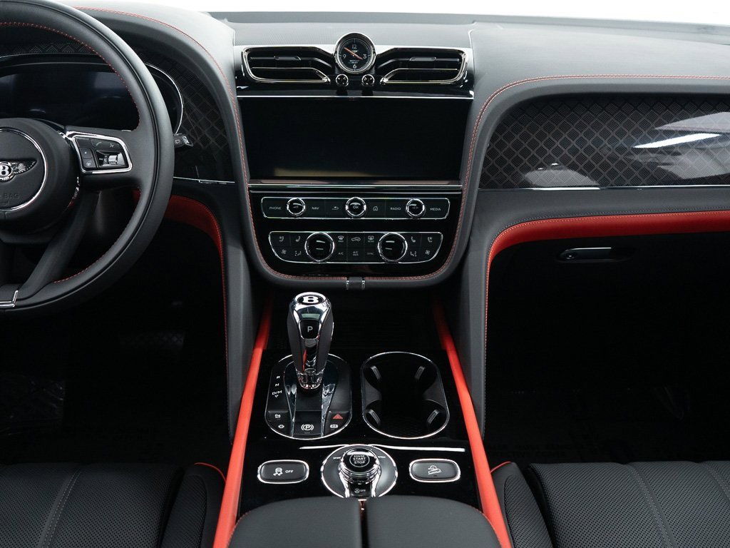 Certified 2025 Bentley Bentayga image 32