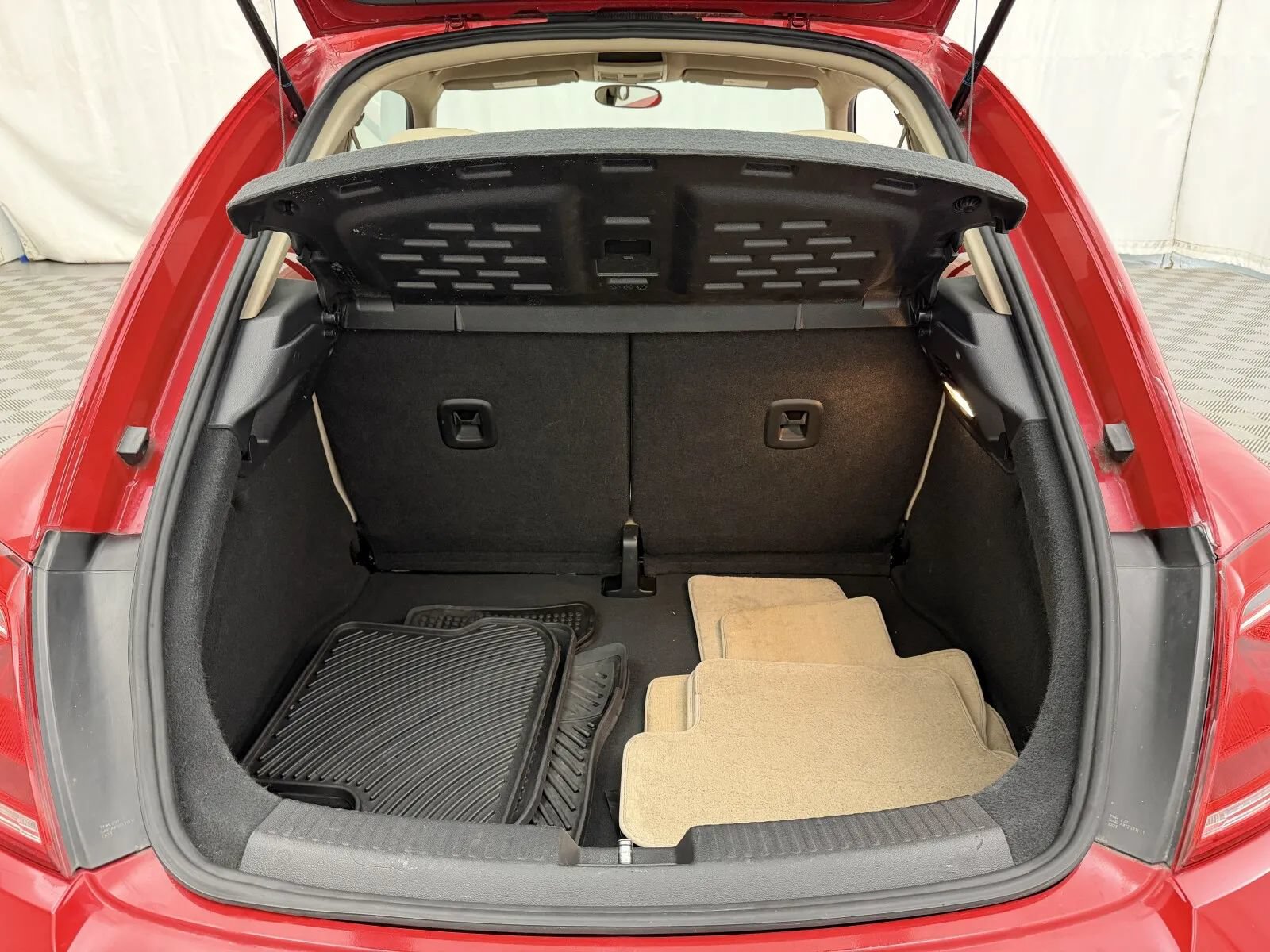 Used 2014 Volkswagen Beetle 2.5 FWD image 14