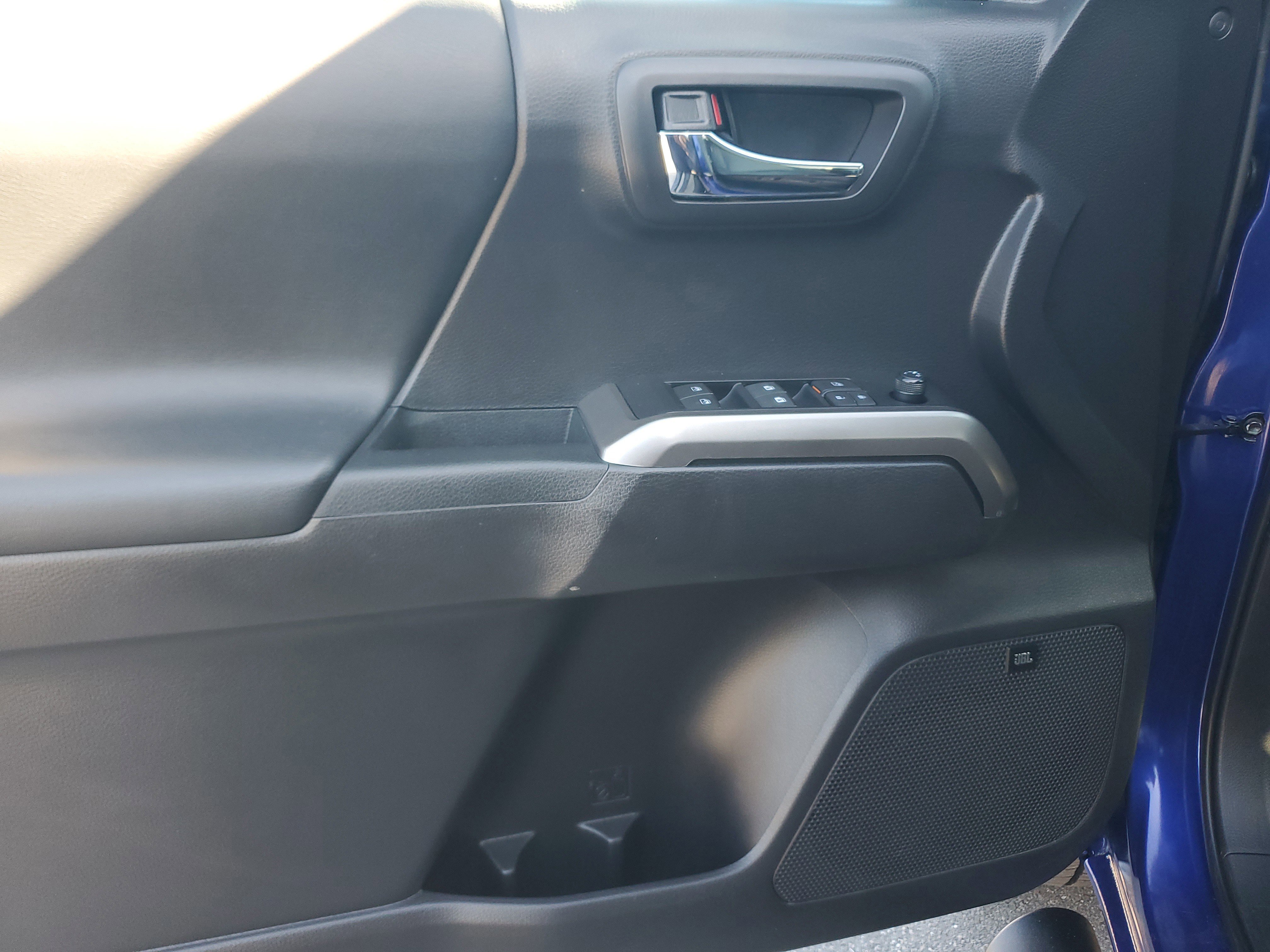 Used 2022 Toyota Tacoma Limited image 26