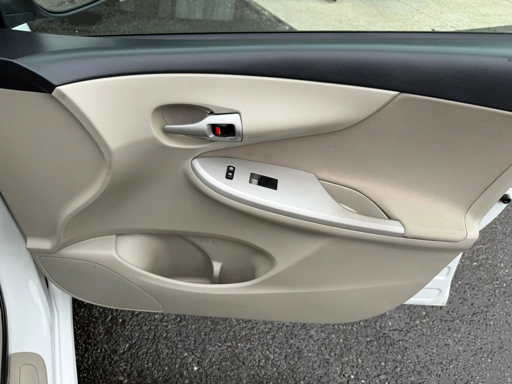 Used 2013 Toyota Corolla LE FWD image 17