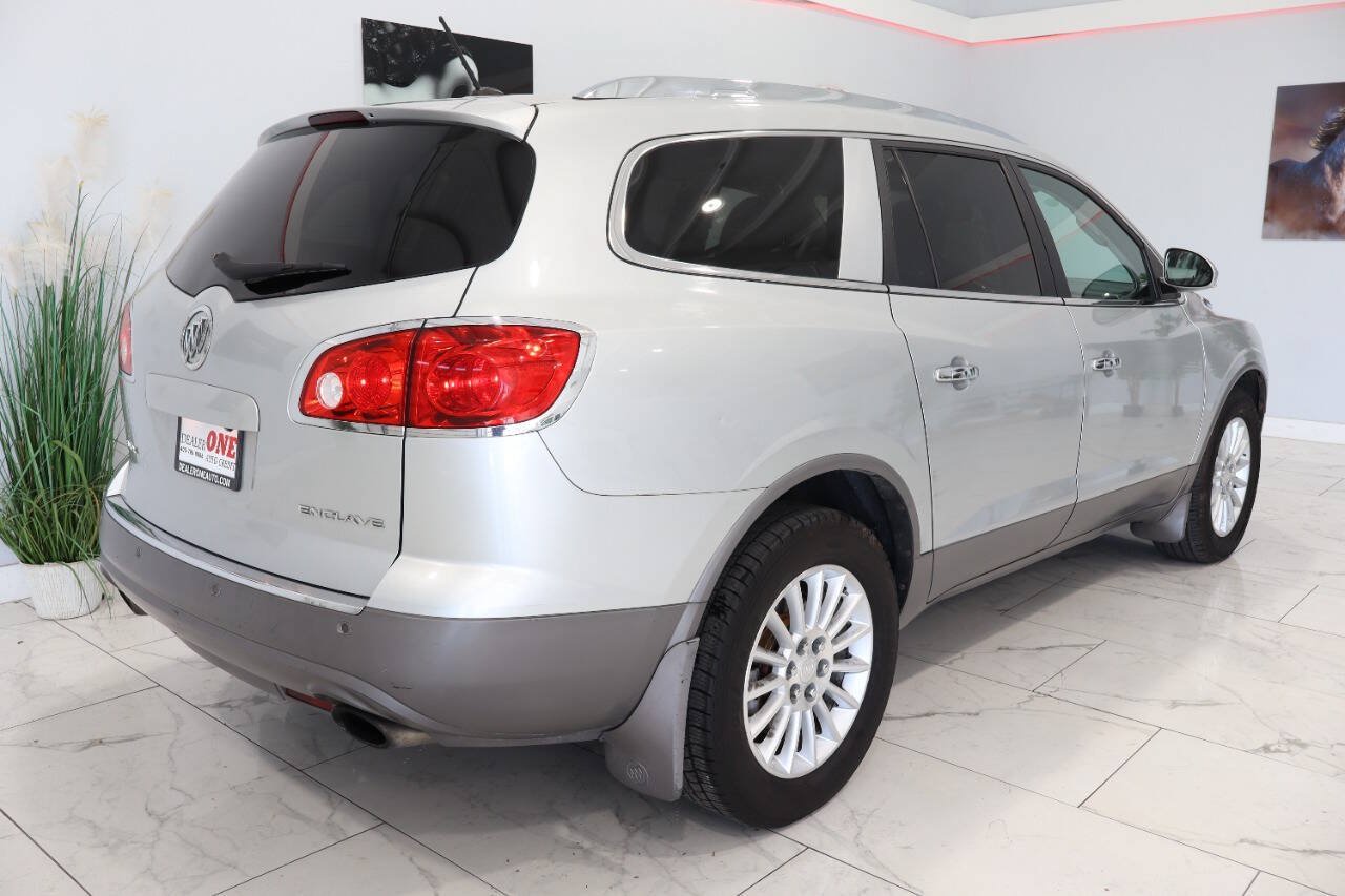 Used 2011 Buick Enclave CX w/ Driver Confidence Package AWD/4WD image 3