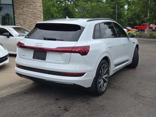 Used 2023 Audi e-tron Premium Plus w/ Premium Plus Package AWD/4WD image 3