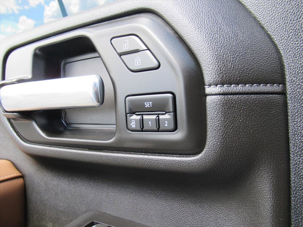 Used 2021 Chevrolet Silverado 3500 High Country image 33