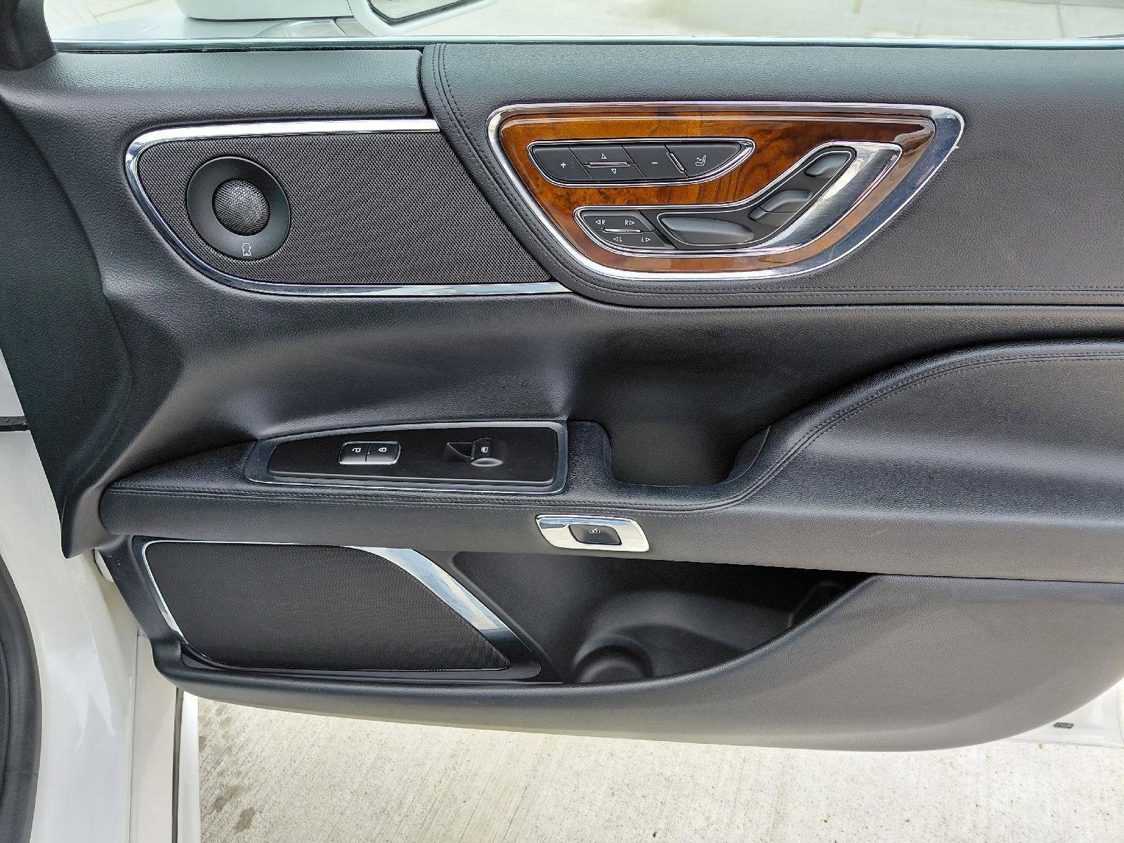 Used 2018 Lincoln Continental Reserve image 14