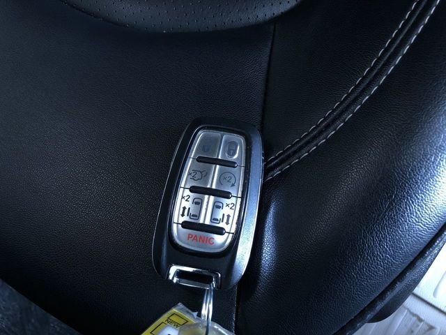 Used 2024 Chrysler Pacifica Touring-L image 31