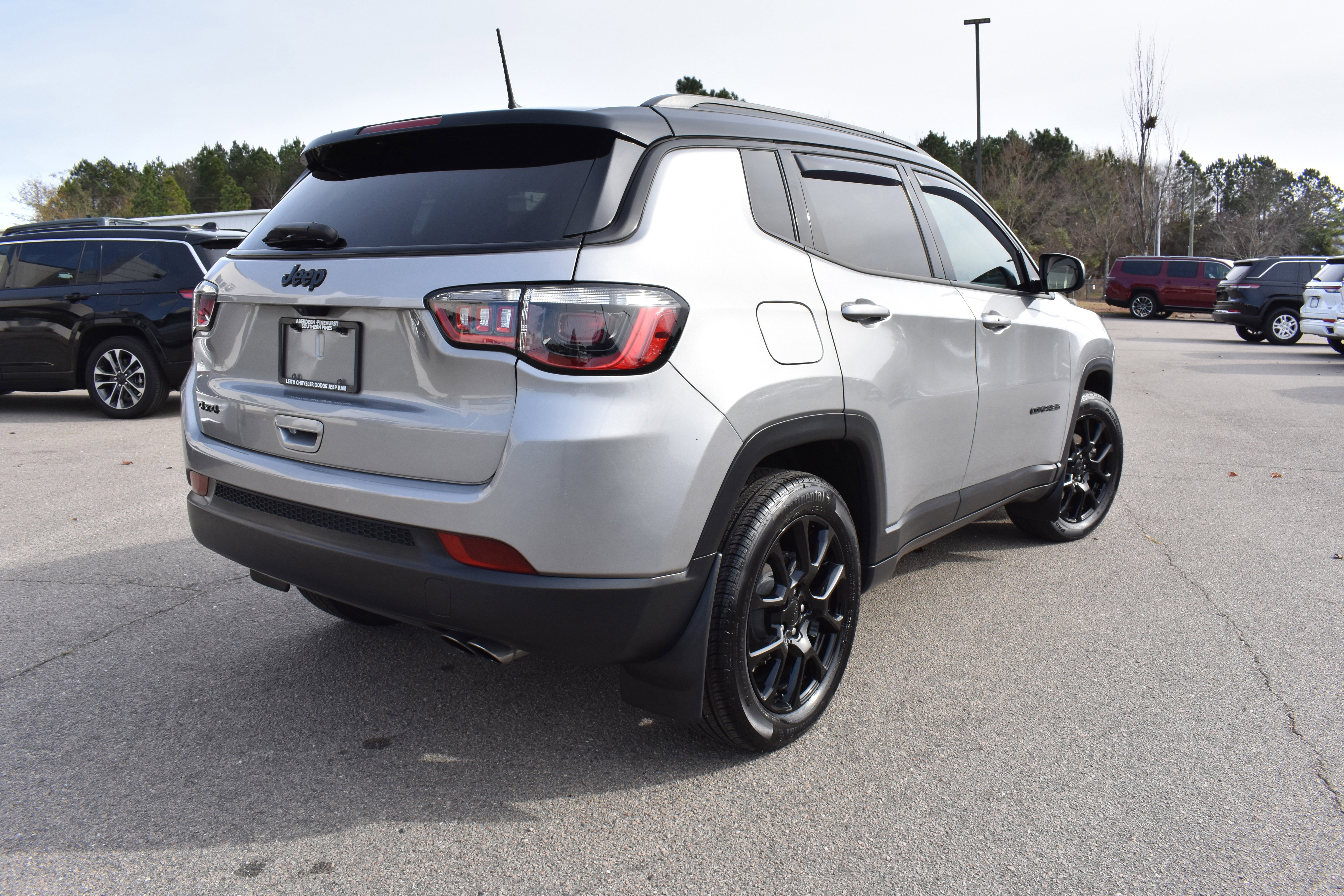 Used 2022 Jeep Compass Altitude w/ Convenience Group image 9