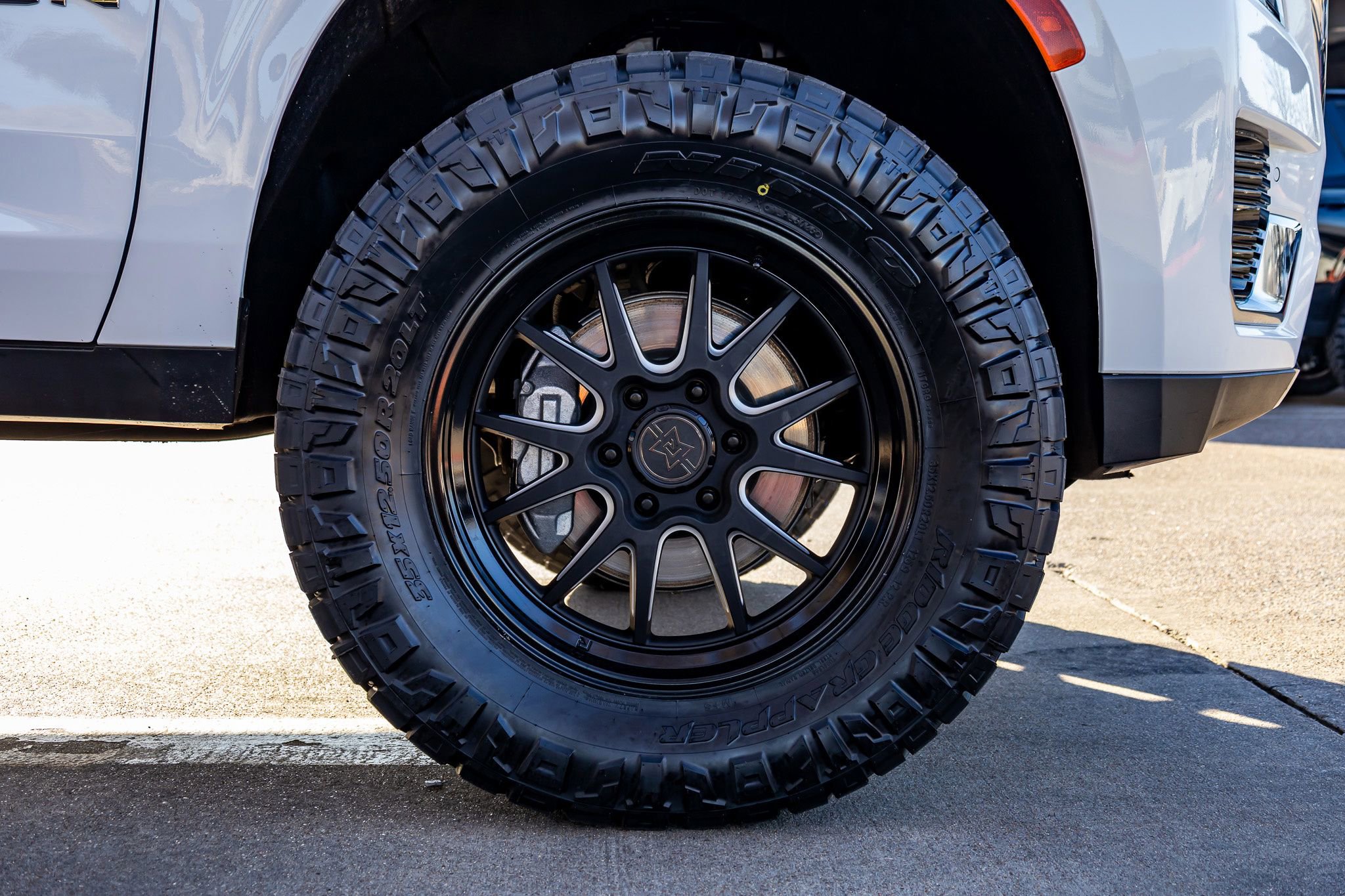 Used 2023 GMC Yukon SLE w/ Max Trailering Package image 12