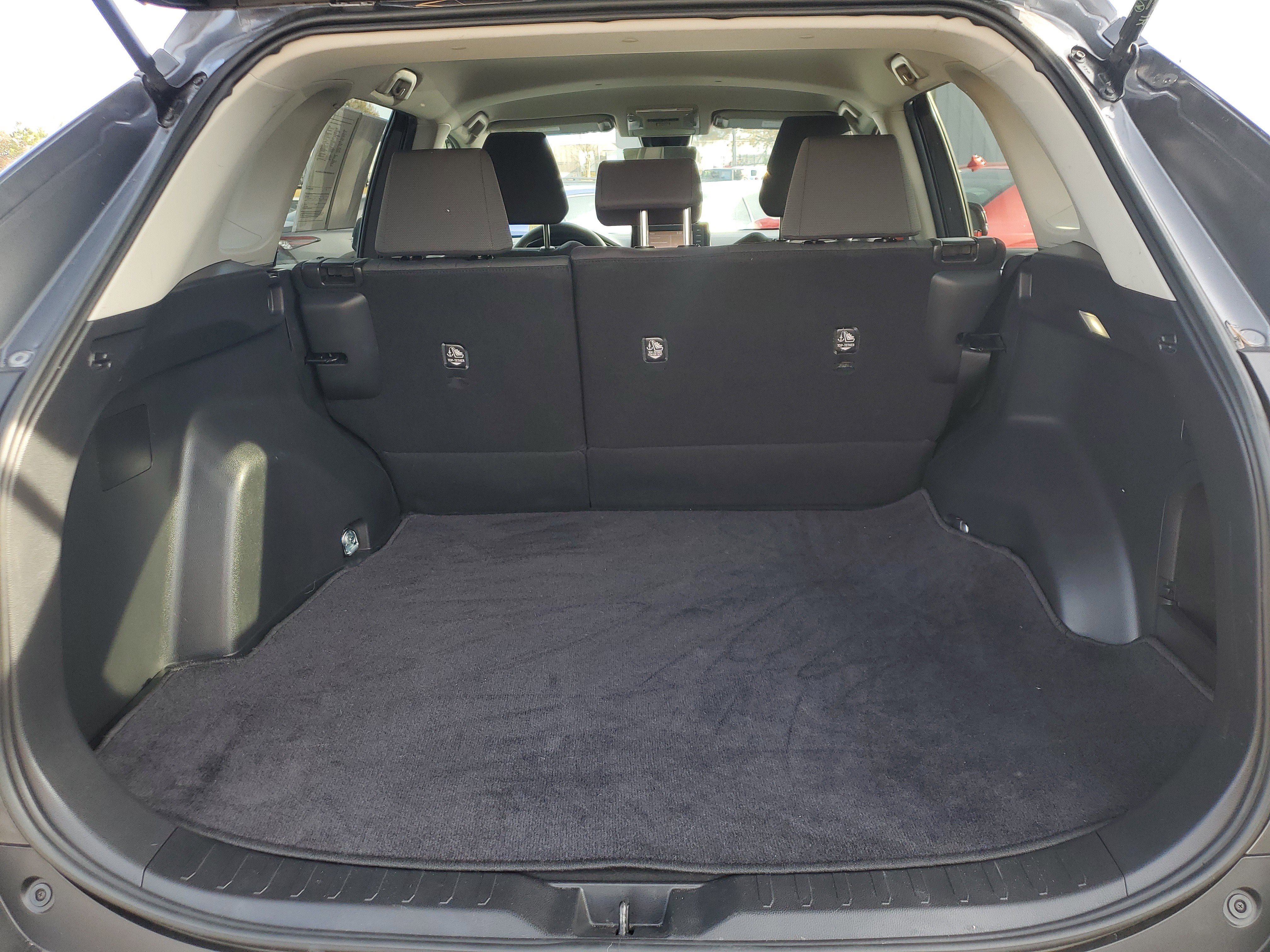 Used 2022 Toyota RAV4 XLE image 8